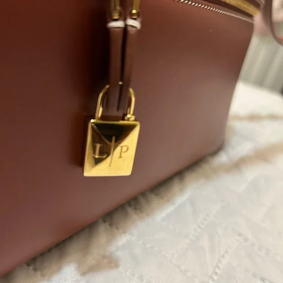 Loro Piana Brown calfskin l27 with Gold Accents - Picture 5 of 5